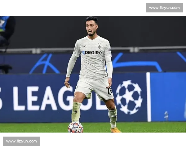 门兴求购焦乌科夫斯基遇阻!球员铁心加盟罗马,红狼领跑争夺战